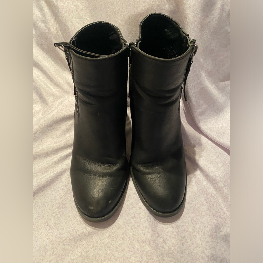 dominique nicole black boots